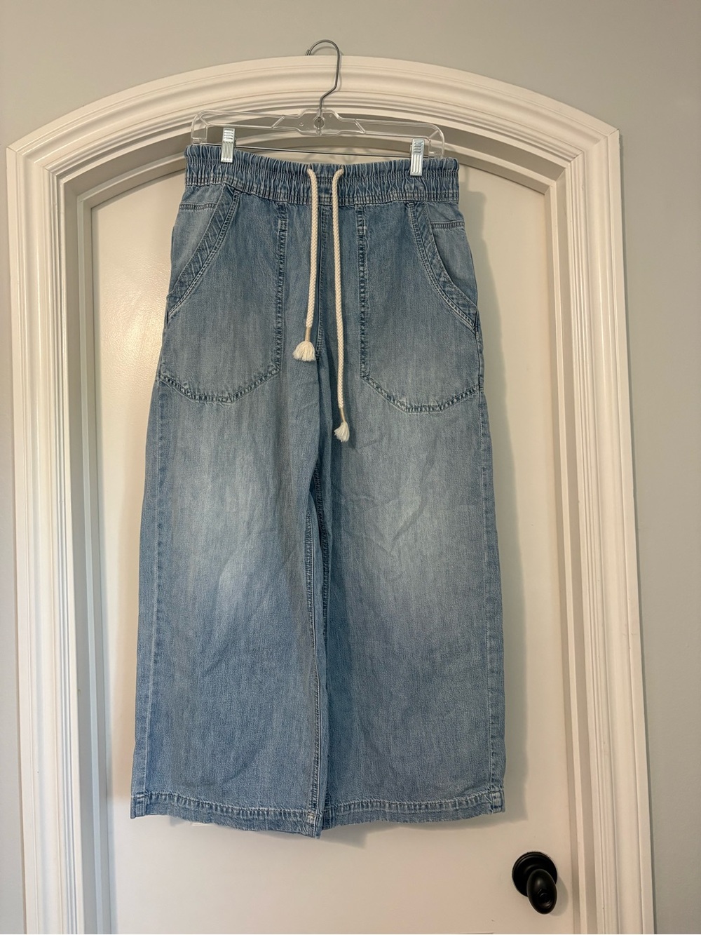 We The Free light blue denim elastic waist pants